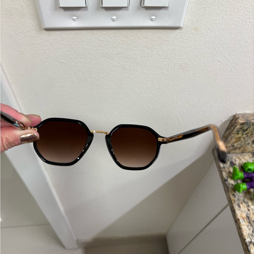 KREWE Black and Gold Sunglasses - Picture 6 of 7